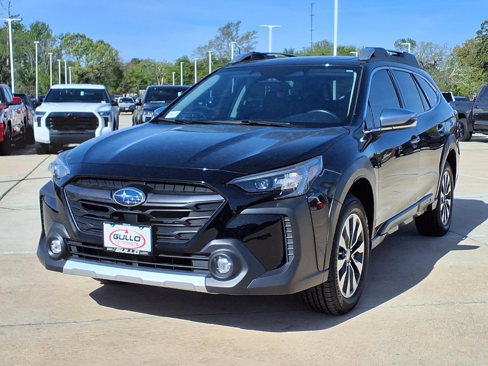 Used 2024 Subaru Outback Touring AWD/4WD image 3