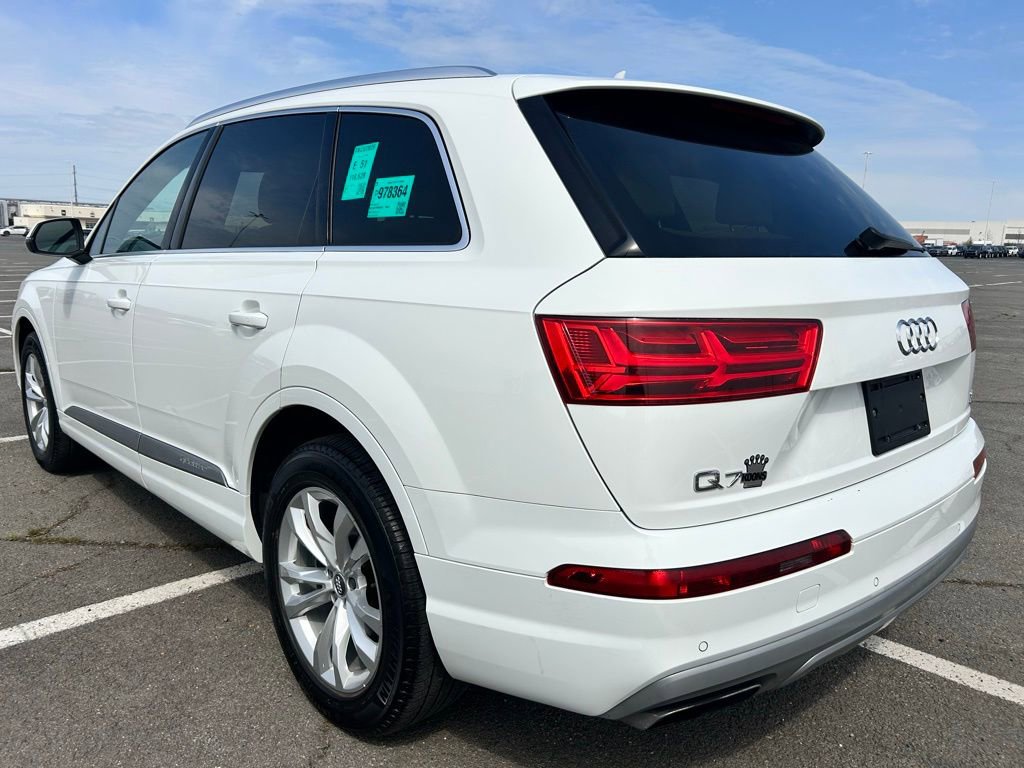 Used 2017 Audi Q7 3.0T Premium image 3