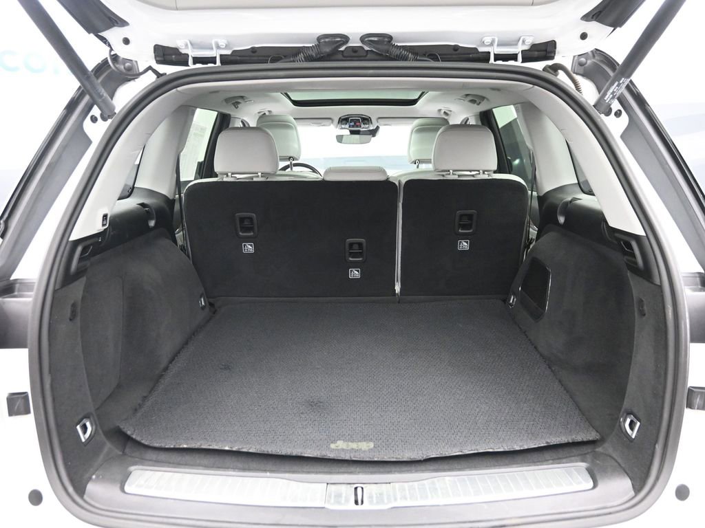 Used 2022 Jeep Grand Cherokee Summit AWD/4WD image 9