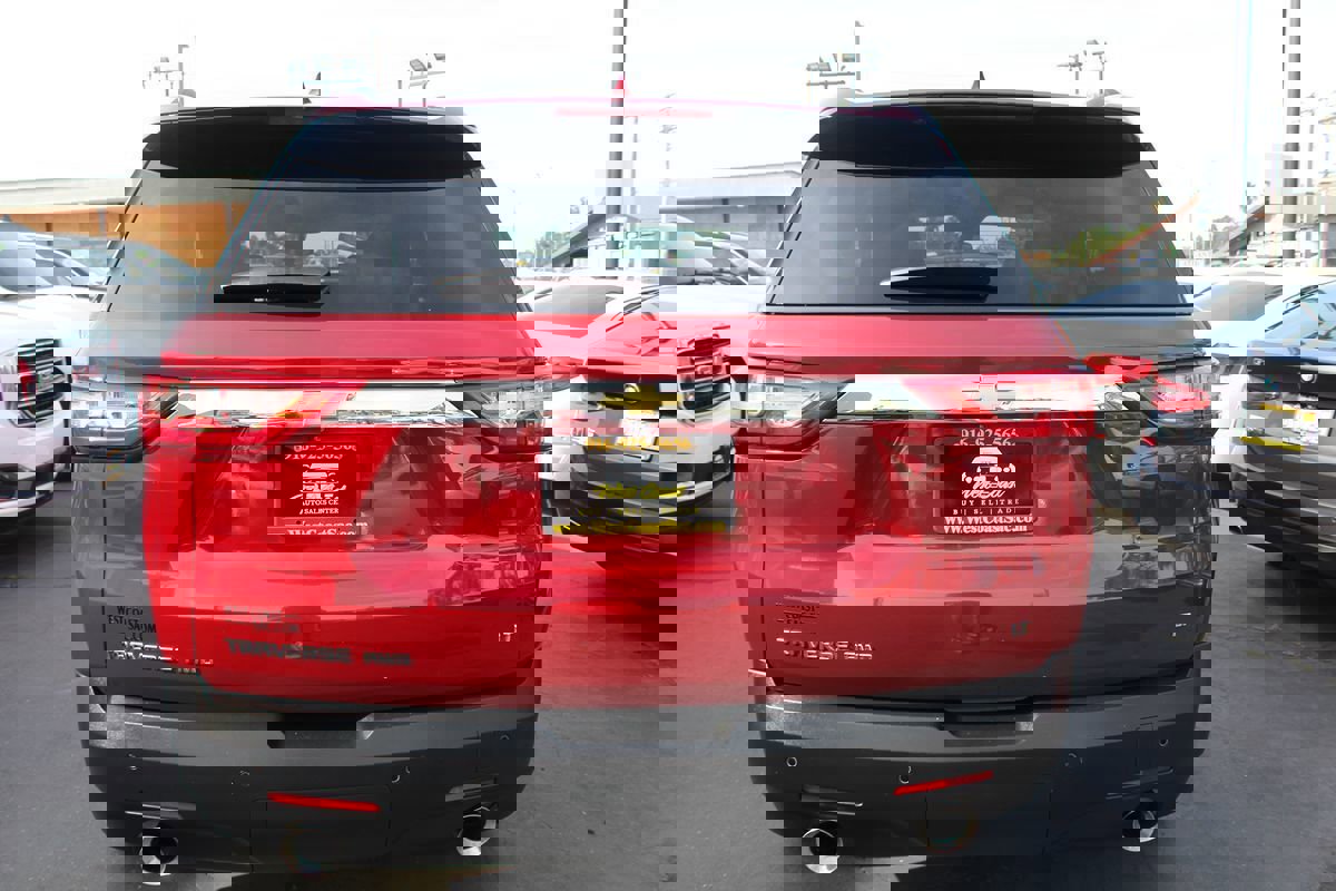 Used 2020 Chevrolet Traverse LT w/ Driver Confidence II Package image 6