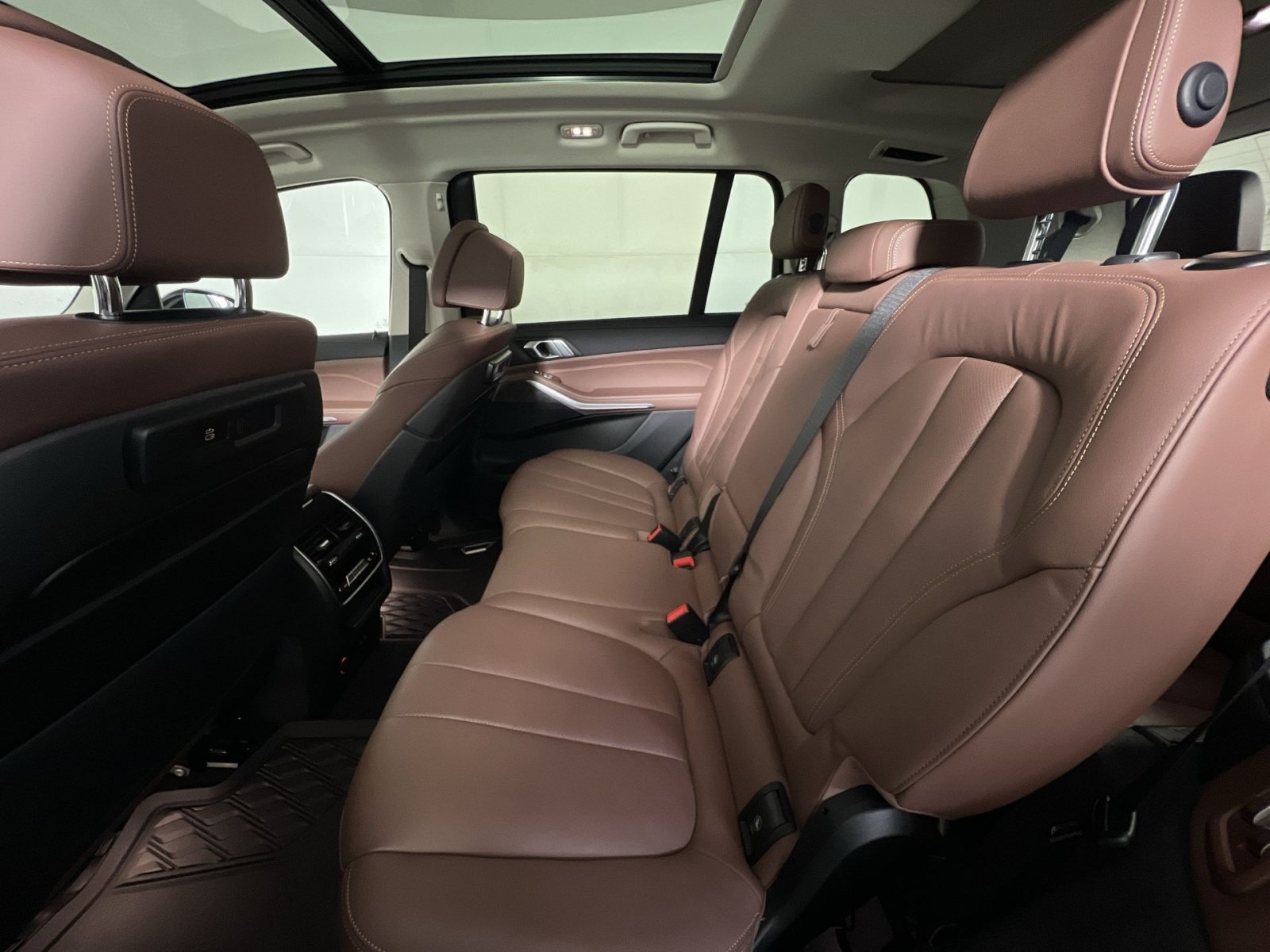 Used 2021 BMW X7 xDrive40i w/ Premium Package 2 AWD/4WD image 25
