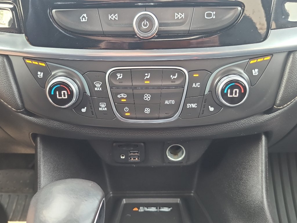 Used 2022 Chevrolet Traverse Premier w/ Redline Edition AWD/4WD image 23
