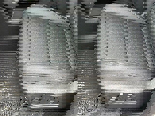 New 2026 Chevrolet Equinox LT w/ Convenience Package II image 35