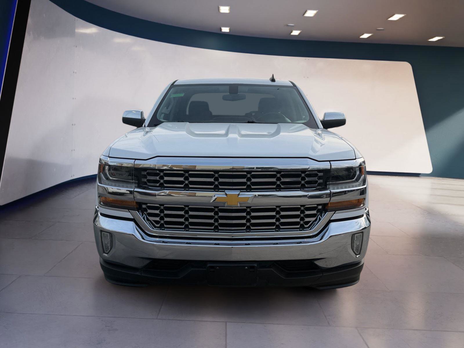 Used 2018 Chevrolet Silverado 1500 LT w/ LT Eassist Package image 8