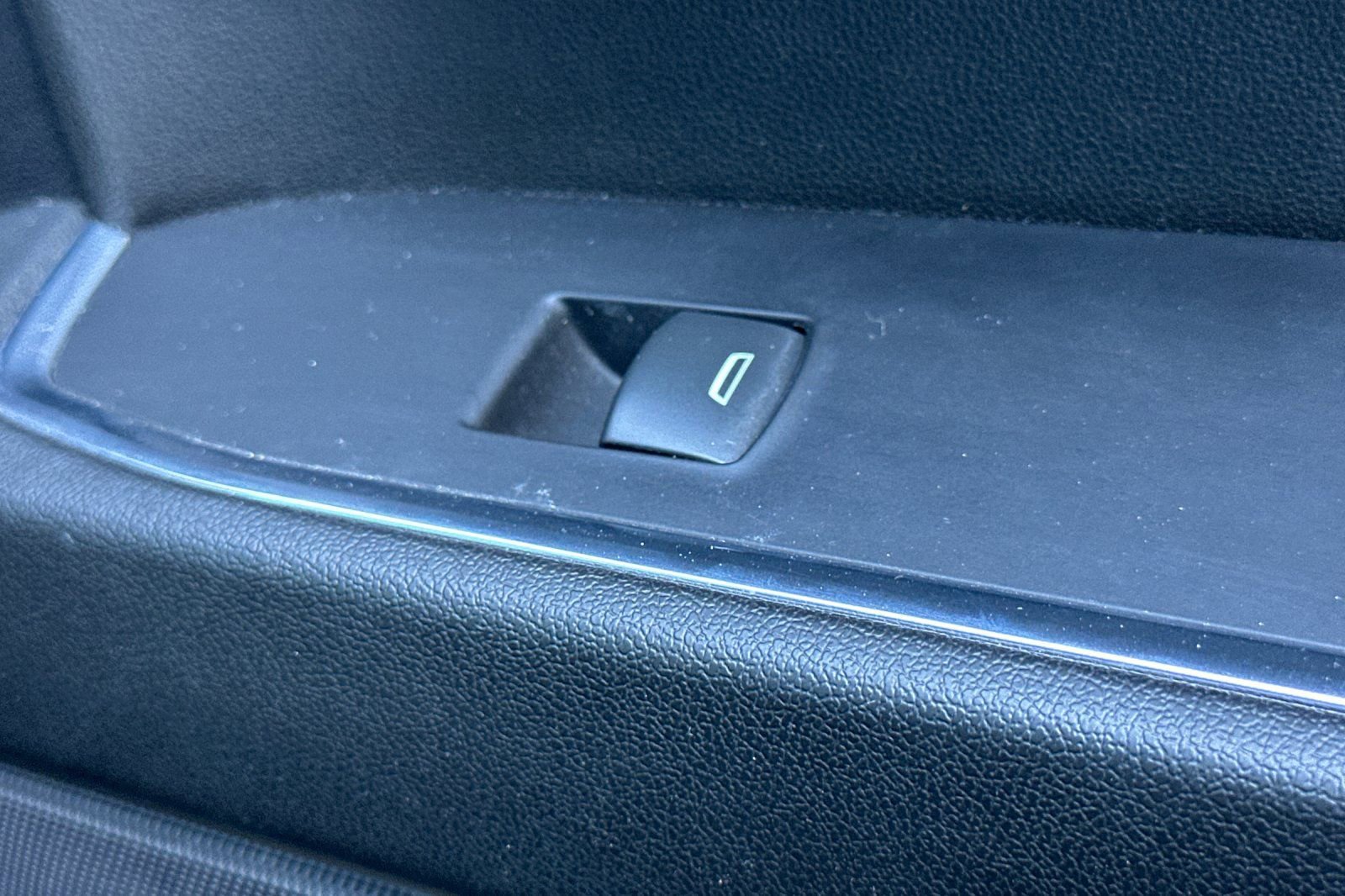 Used 2024 GMC Sierra 1500 Elevation image 21