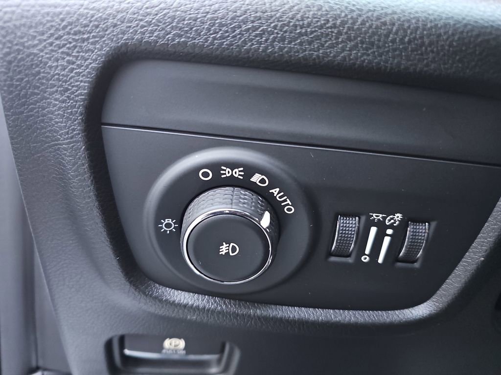 Certified 2022 Jeep Grand Cherokee Summit w/ Adv Protech Group IV image 23