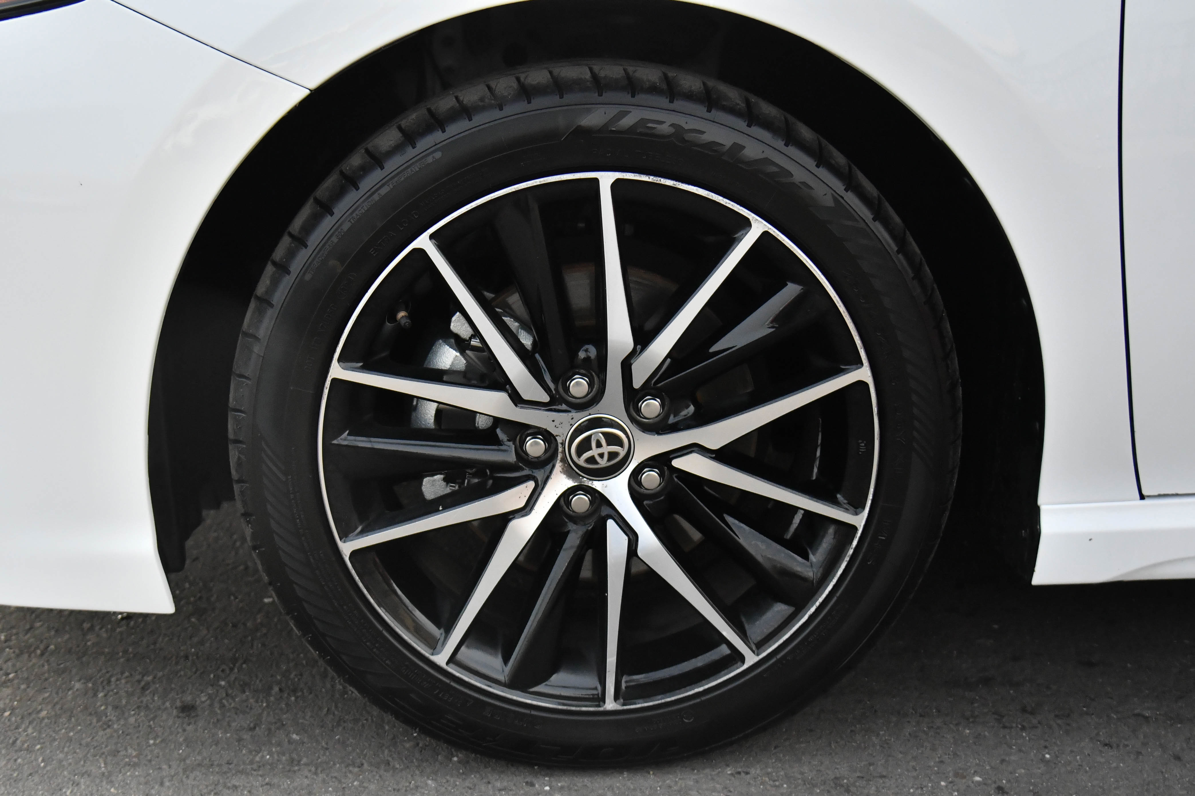 Used 2024 Toyota Camry SE image 12