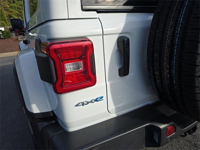 Used 2024 Jeep Wrangler Sahara w/ Technology Group image 34