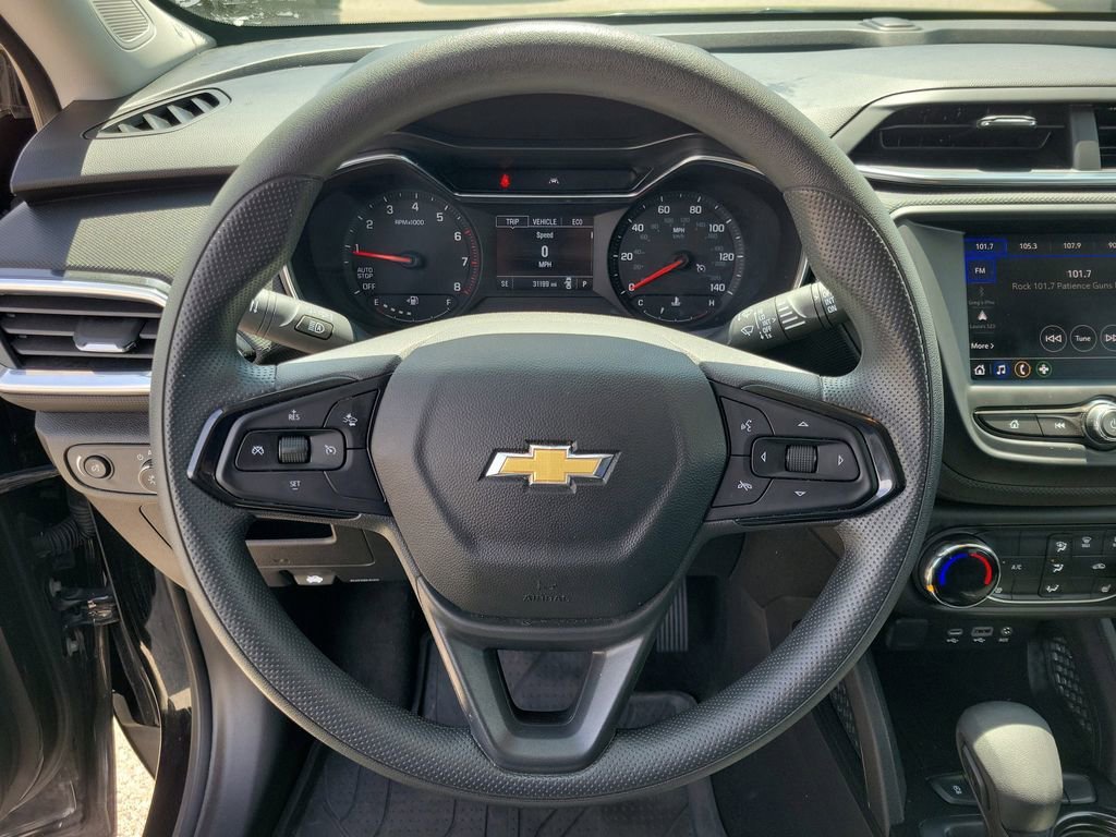 Used 2023 Chevrolet TrailBlazer LT FWD image 19