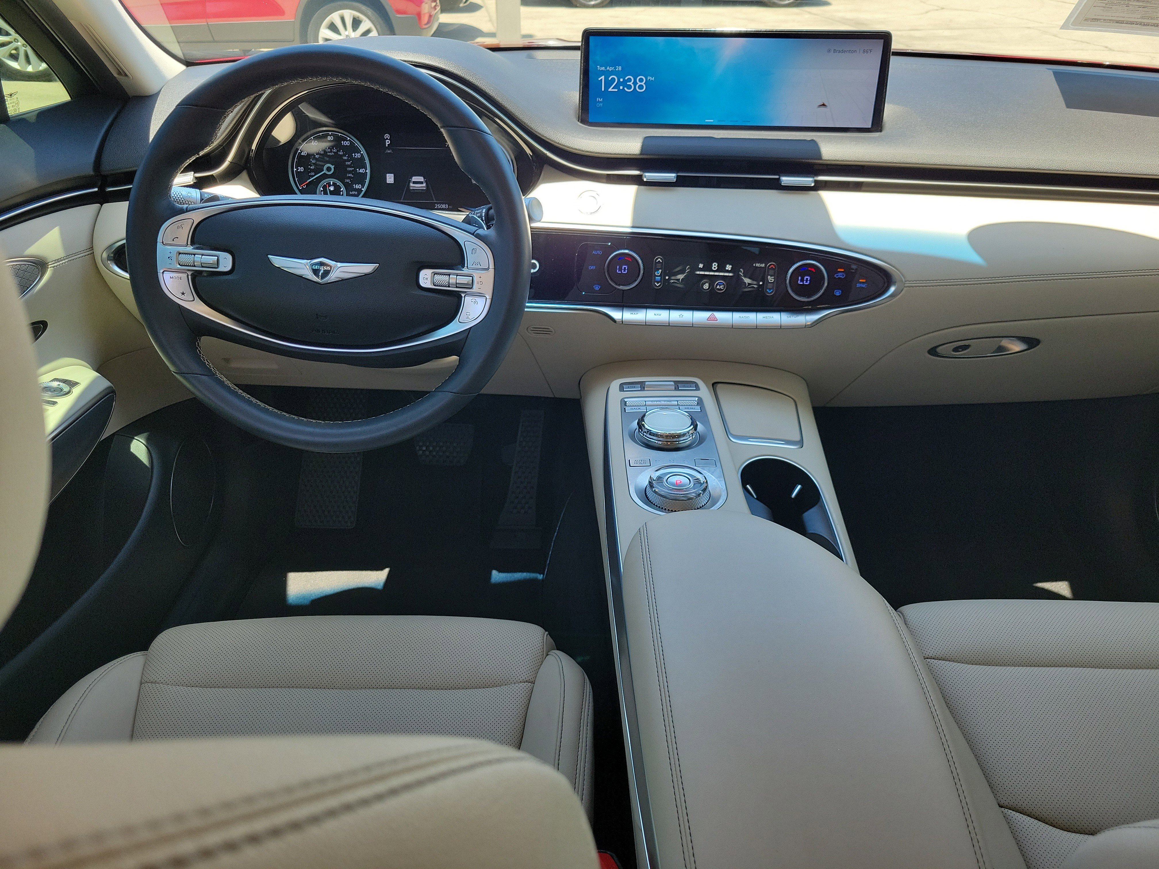 Used 2023 Genesis GV70 2.5T w/ Select Package AWD/4WD image 13