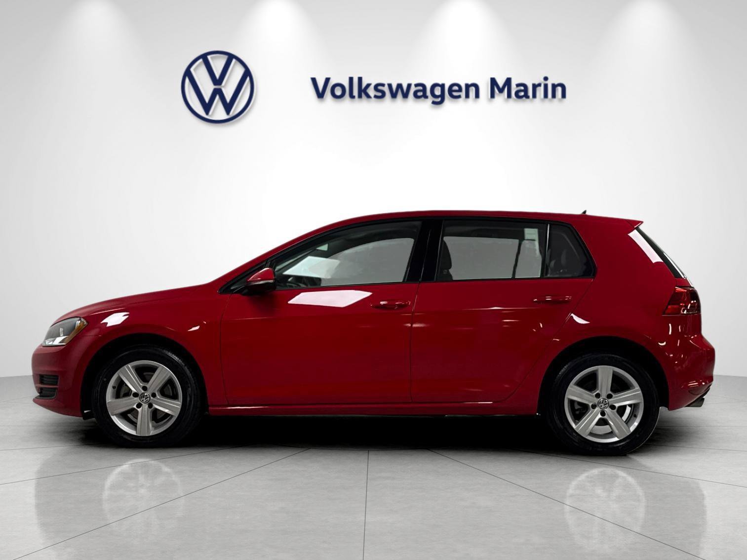 Used 2017 Volkswagen Golf S FWD image 2