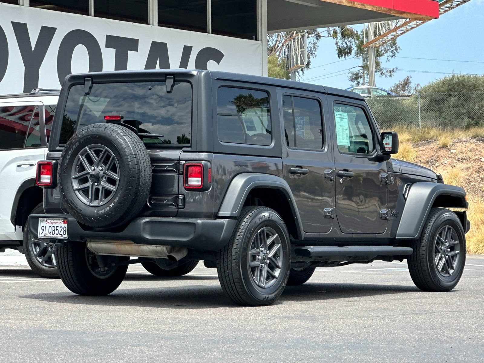 Used 2024 Jeep Wrangler Unlimited Sport AWD/4WD image 5