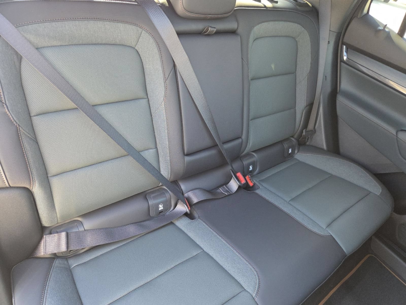 New 2026 GMC Terrain AT4 w/ Technology Package II AWD/4WD image 24