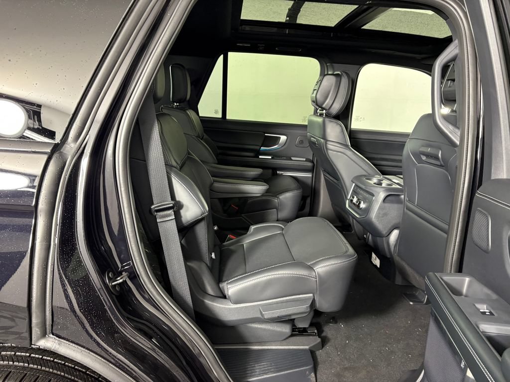 New 2026 Ford Expedition Platinum w/ Stealth Performance Package AWD/4WD image 45
