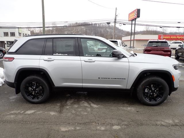 New 2025 Jeep Grand Cherokee Altitude image 8