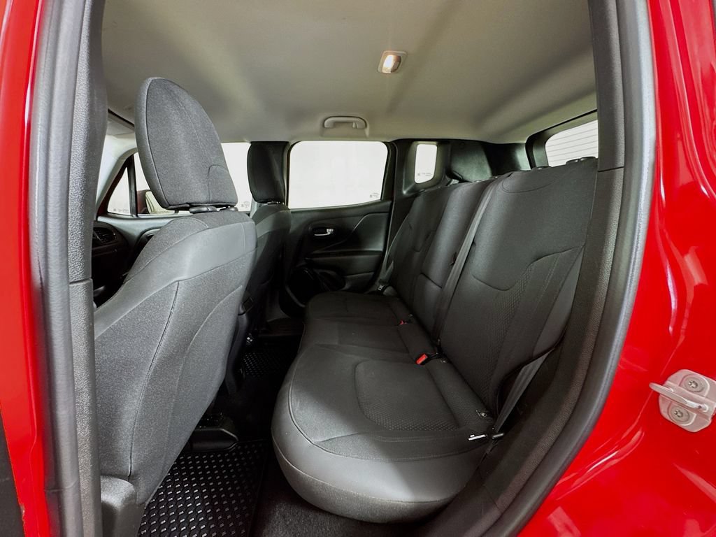 Used 2019 Jeep Renegade Altitude w/ Quick Order Package 2XM AWD/4WD image 22
