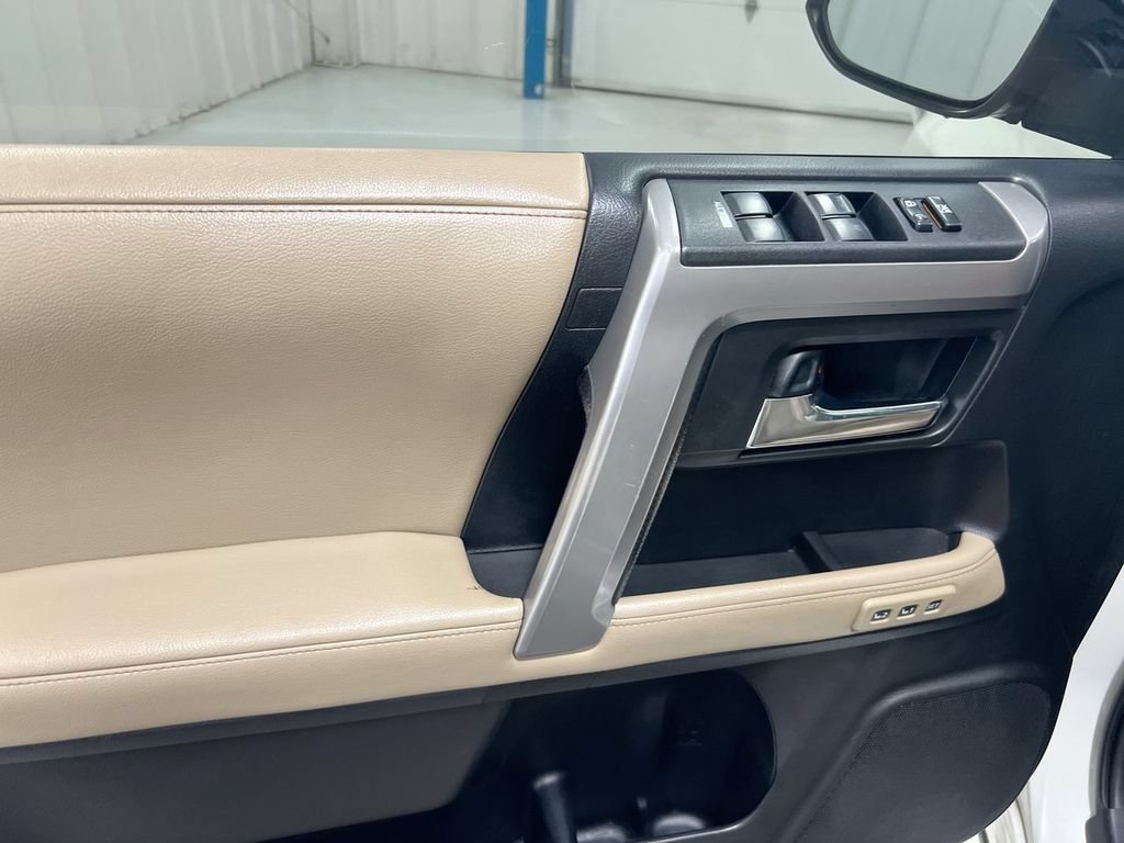 Used 2018 Toyota 4Runner Limited AWD/4WD image 22