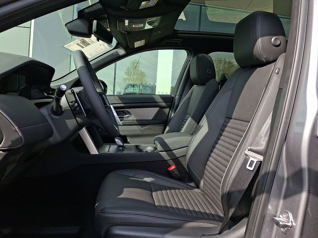 New 2026 Land Rover Discovery Sport Landmark image 9