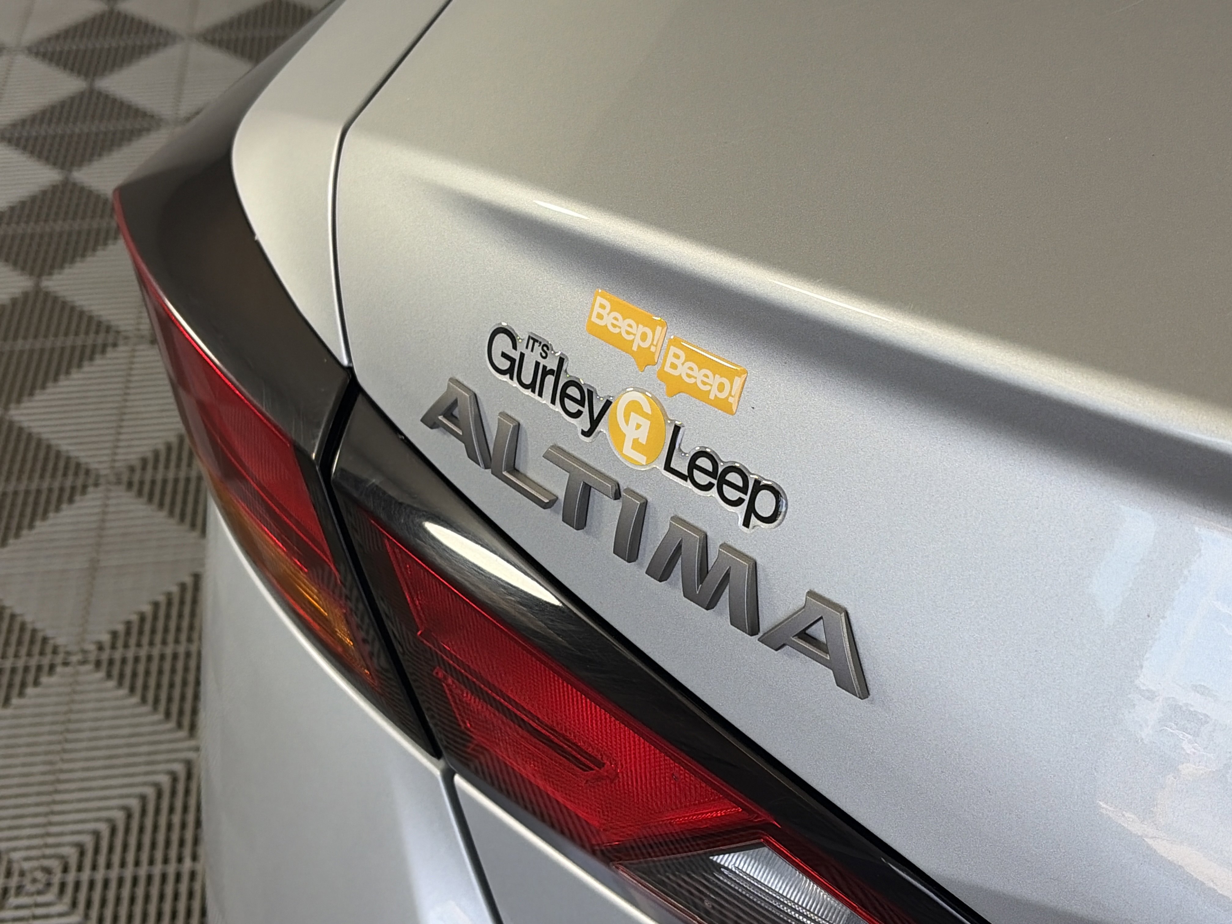Used 2024 Nissan Altima 2.5 SR FWD image 15