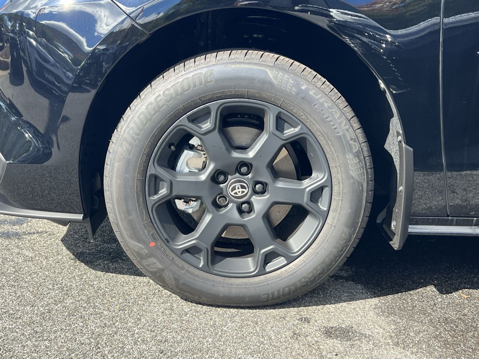 New 2026 Toyota Sienna XLE Woodland Edition AWD/4WD image 5
