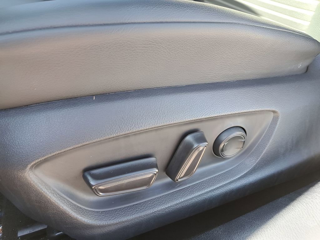 Certified 2022 Toyota Camry SE w/ Convenience Package image 14