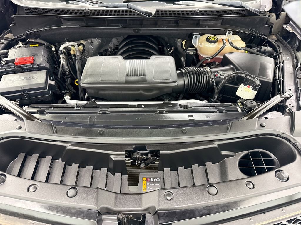 Used 2023 Cadillac Escalade ESV Sport Platinum w/ LPO, ONYX Package image 28