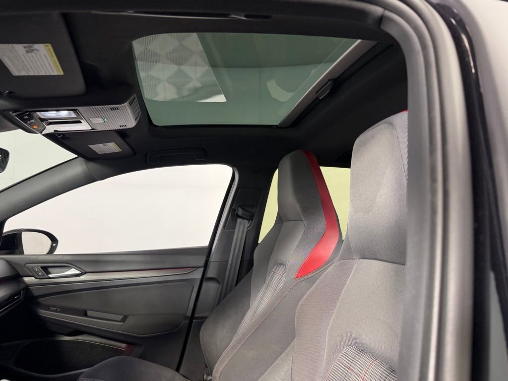 Used 2022 Volkswagen GTI SE image 21