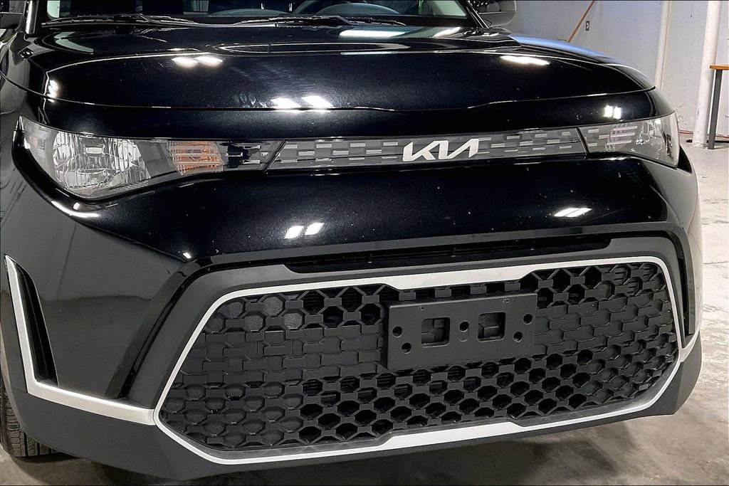 Used 2025 Kia Soul LX FWD image 37