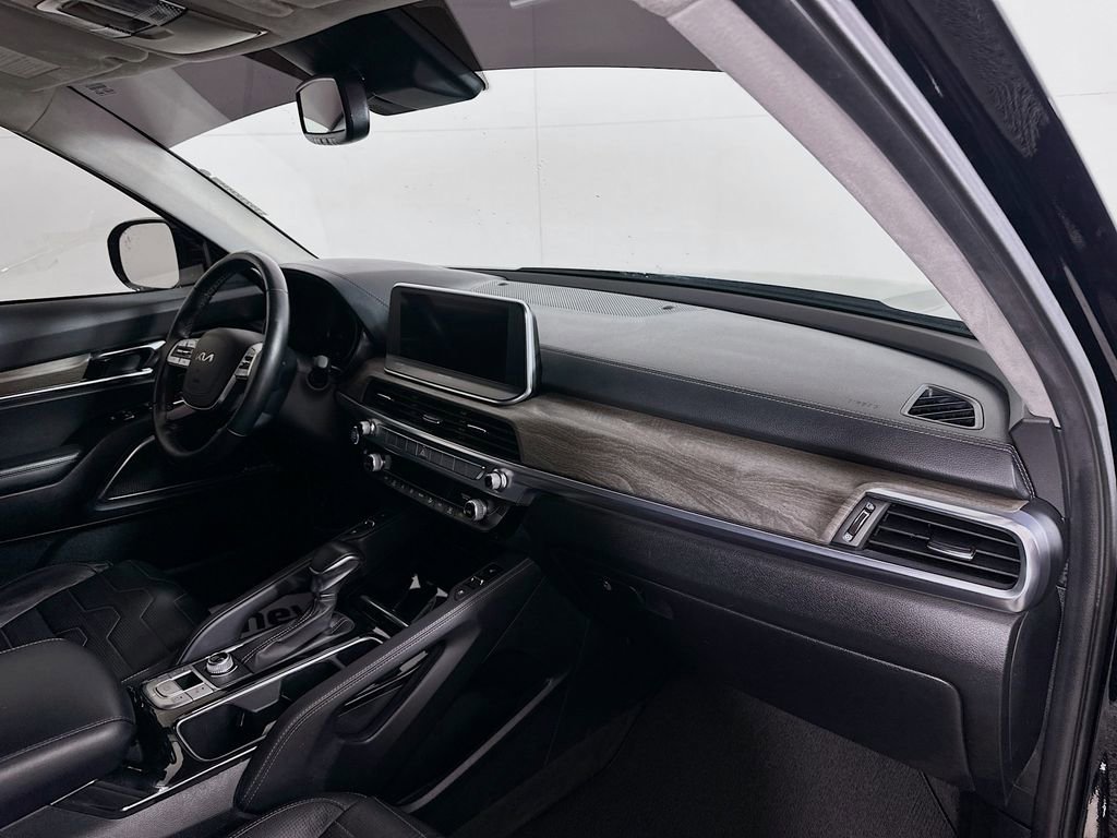 Used 2022 Kia Telluride SX w/ SX Prestige Package image 32