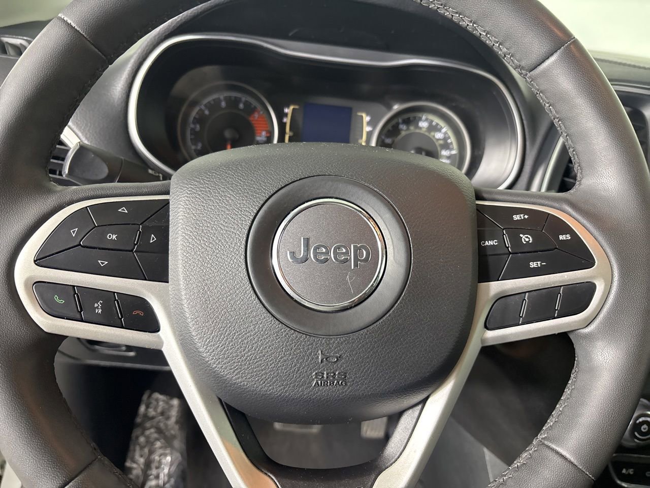 Used 2022 Jeep Cherokee Latitude w/ Sun & Sound Group AWD/4WD image 12