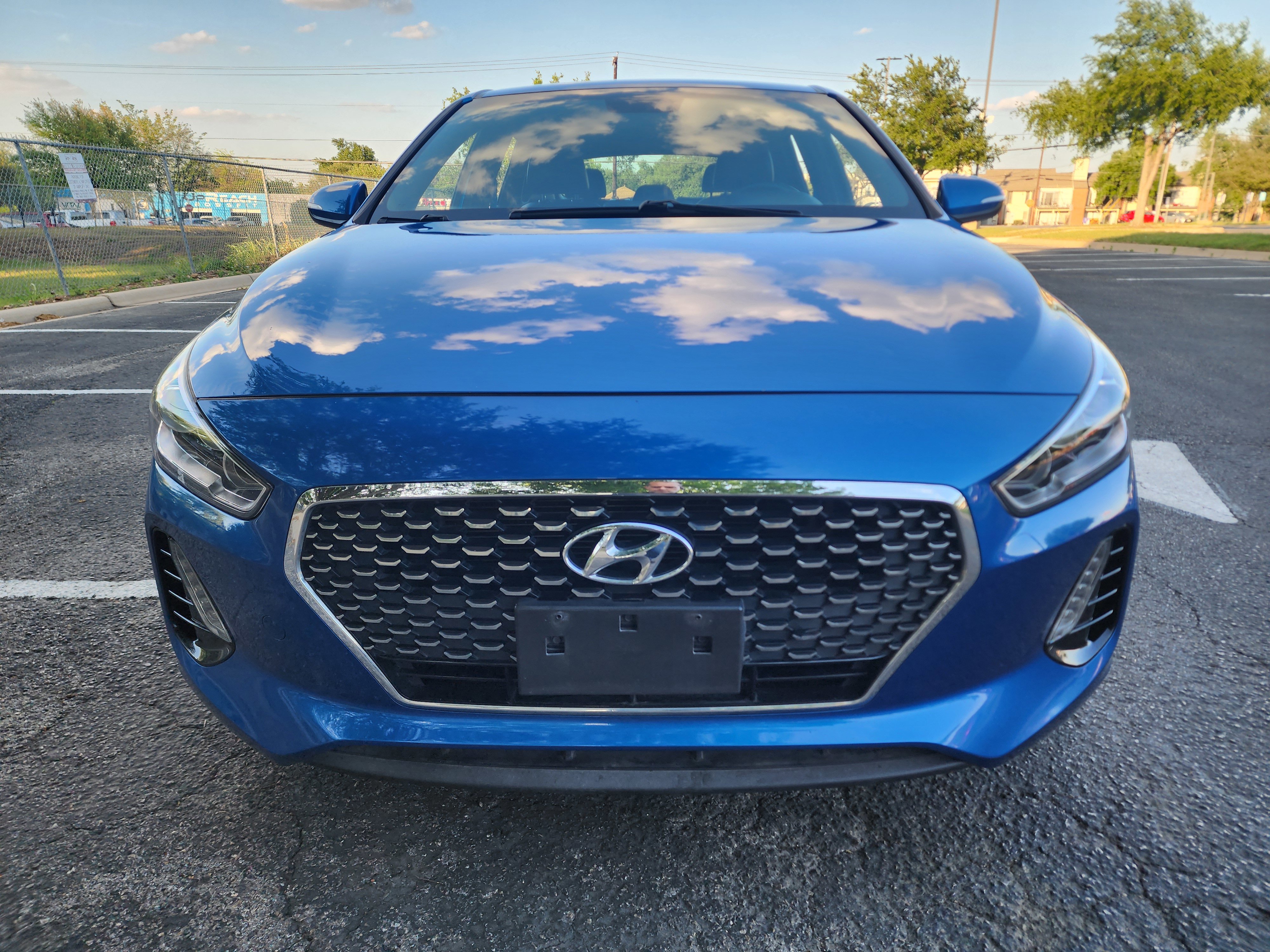 Used 2018 Hyundai Elantra GT Sport image 2