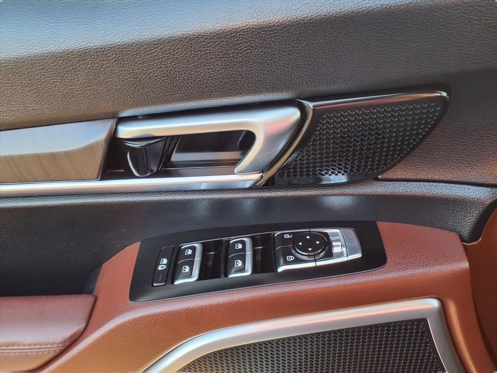 Used 2023 Kia Telluride EX w/ EX Captain's Chair Package image 15