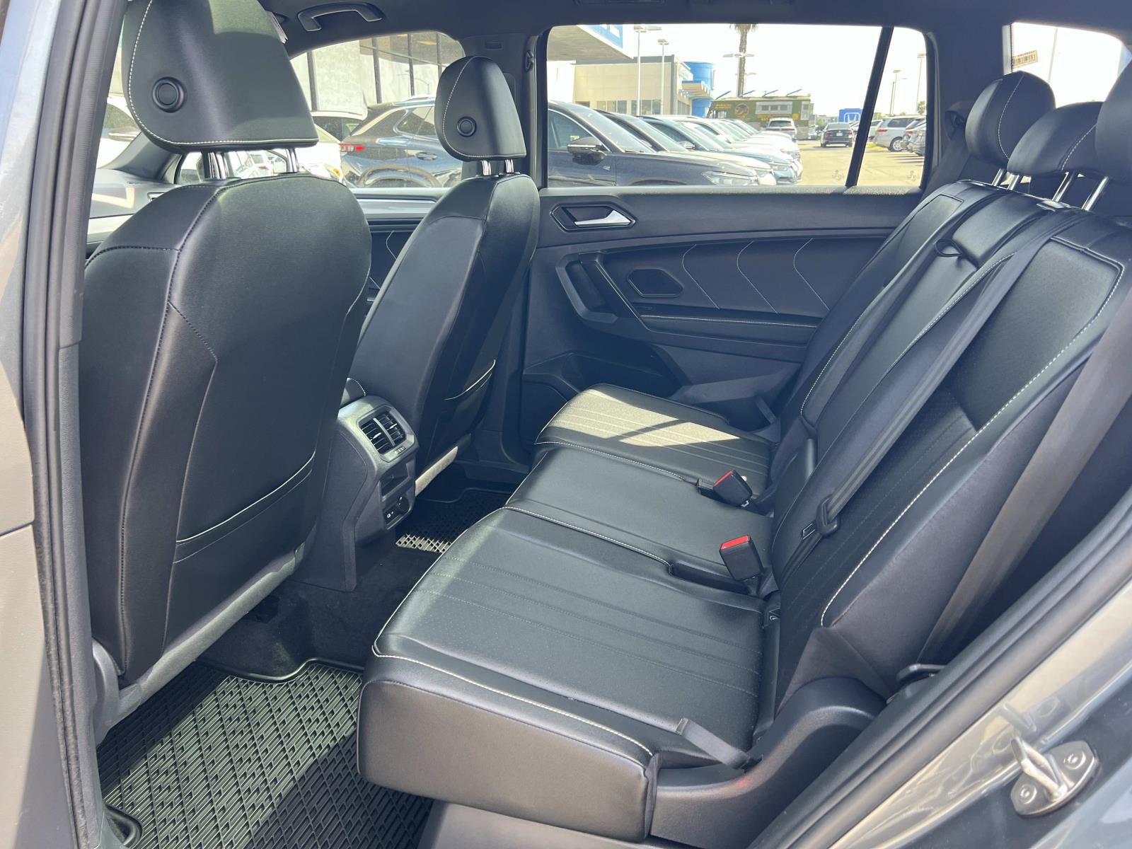 Certified 2023 Volkswagen Tiguan SE R-Line image 21