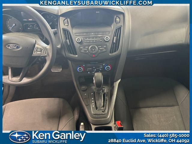 Used 2018 Ford Focus SE w/ SE Appearance Package FWD image 12