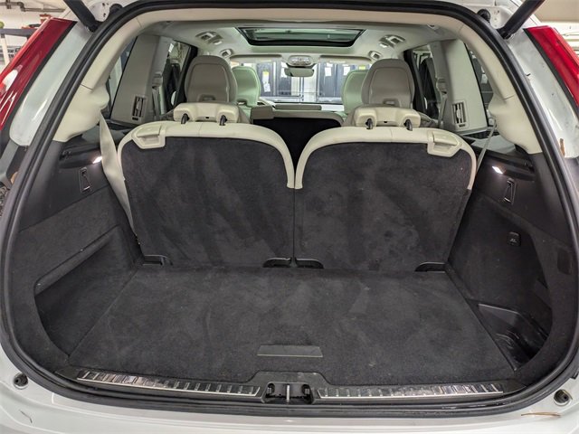 Certified 2024 Volvo XC90 T8 Plus image 31