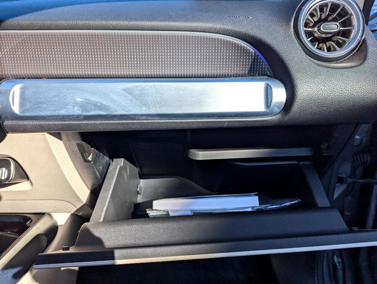 Used 2022 Mercedes-Benz EQB 300 4MATIC image 37