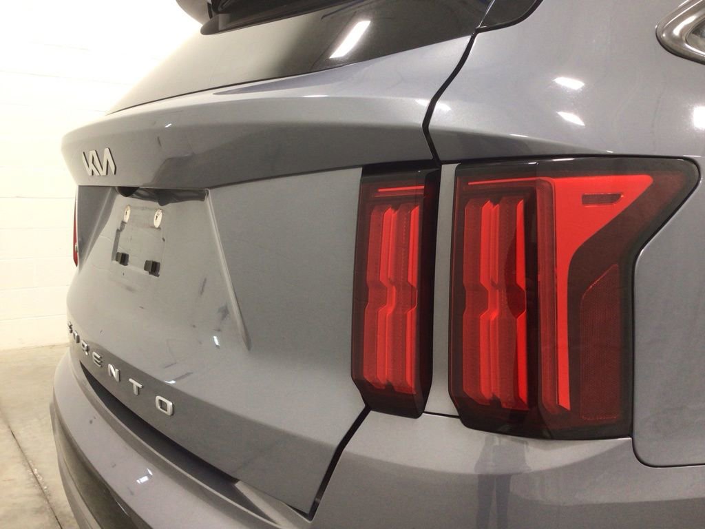 Used 2022 Kia Sorento SX image 13
