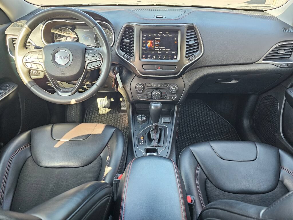 Used 2020 Jeep Cherokee Trailhawk AWD/4WD image 19