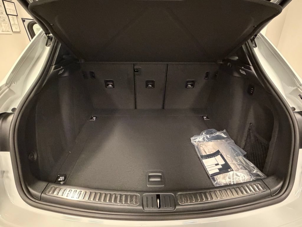 New 2026 Porsche Macan S AWD/4WD image 21