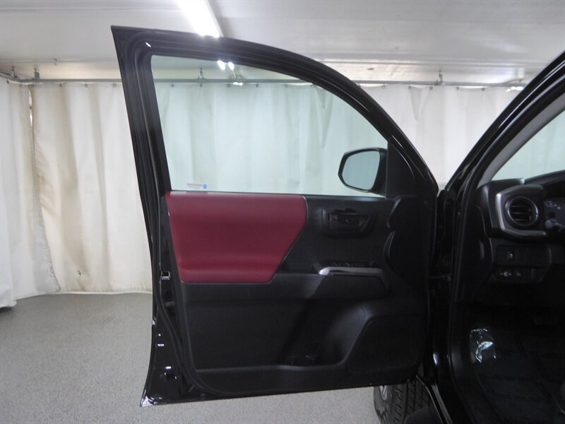 Used 2023 Toyota Tacoma SR5 AWD/4WD image 19