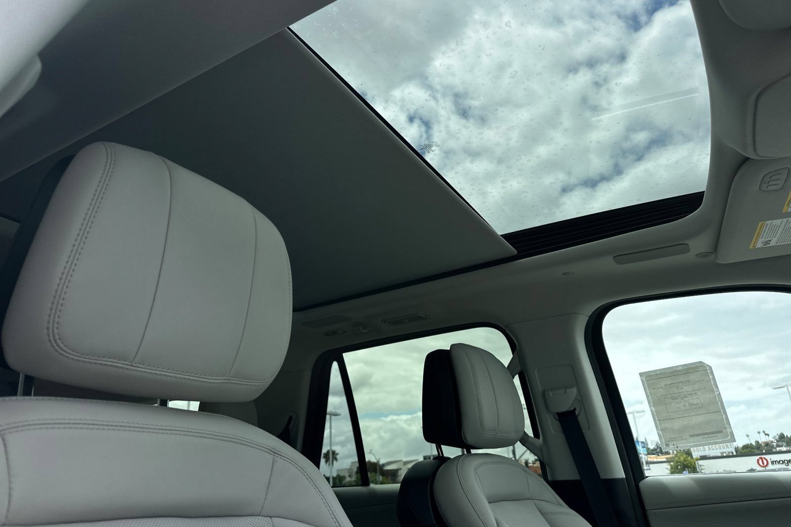 New 2026 Lincoln Navigator Reserve AWD/4WD image 17