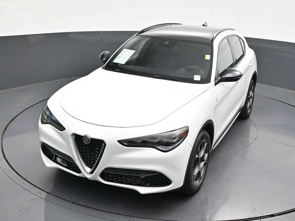 Used 2024 Alfa Romeo Stelvio Ti AWD/4WD image 22