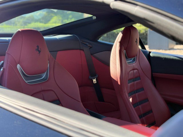 Used 2019 Ferrari Portofino RWD image 25