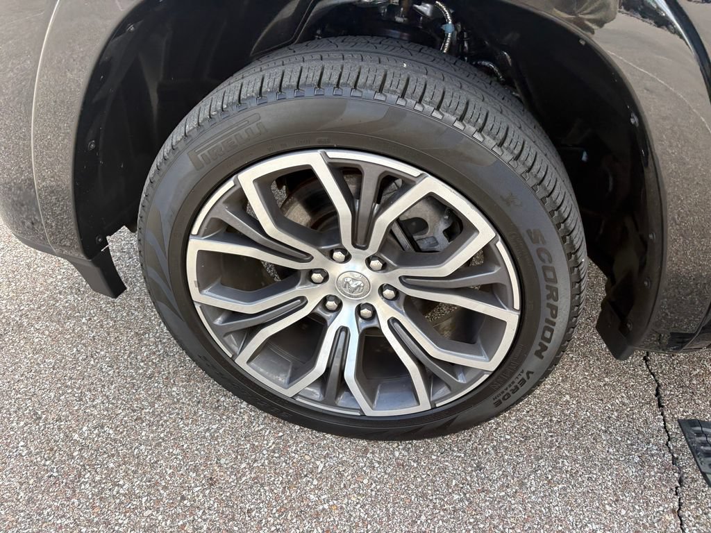 Used 2025 RAM 1500 Tungsten AWD/4WD image 25