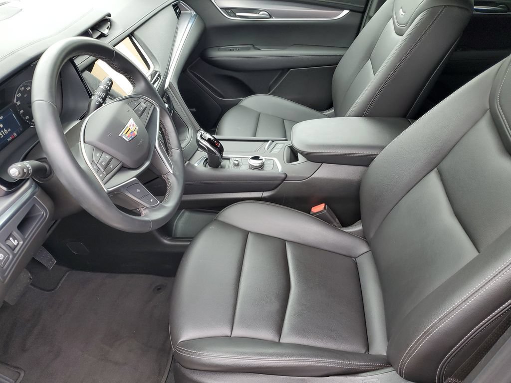 Used 2024 Cadillac XT5 Luxury AWD/4WD image 5