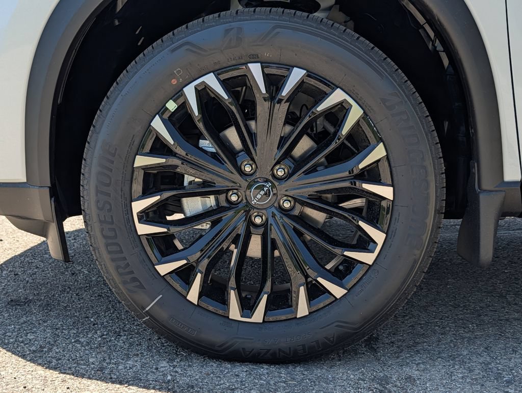 New 2026 Nissan Rogue Dark Armor AWD/4WD image 15
