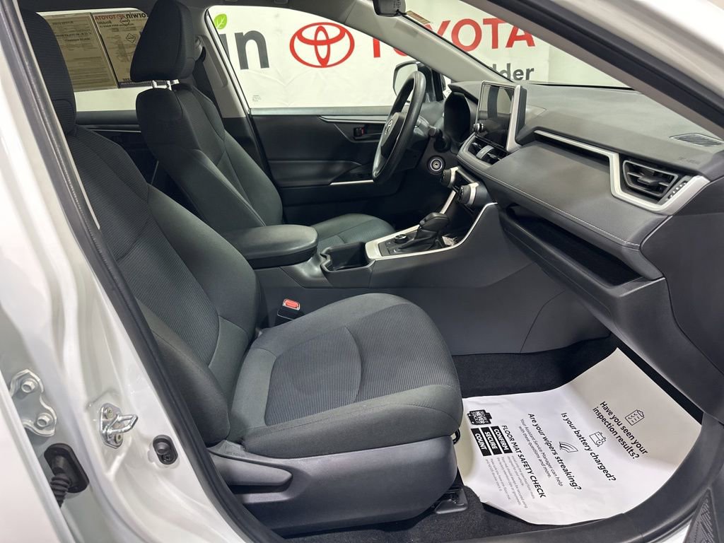 Used 2025 Toyota RAV4 LE image 12
