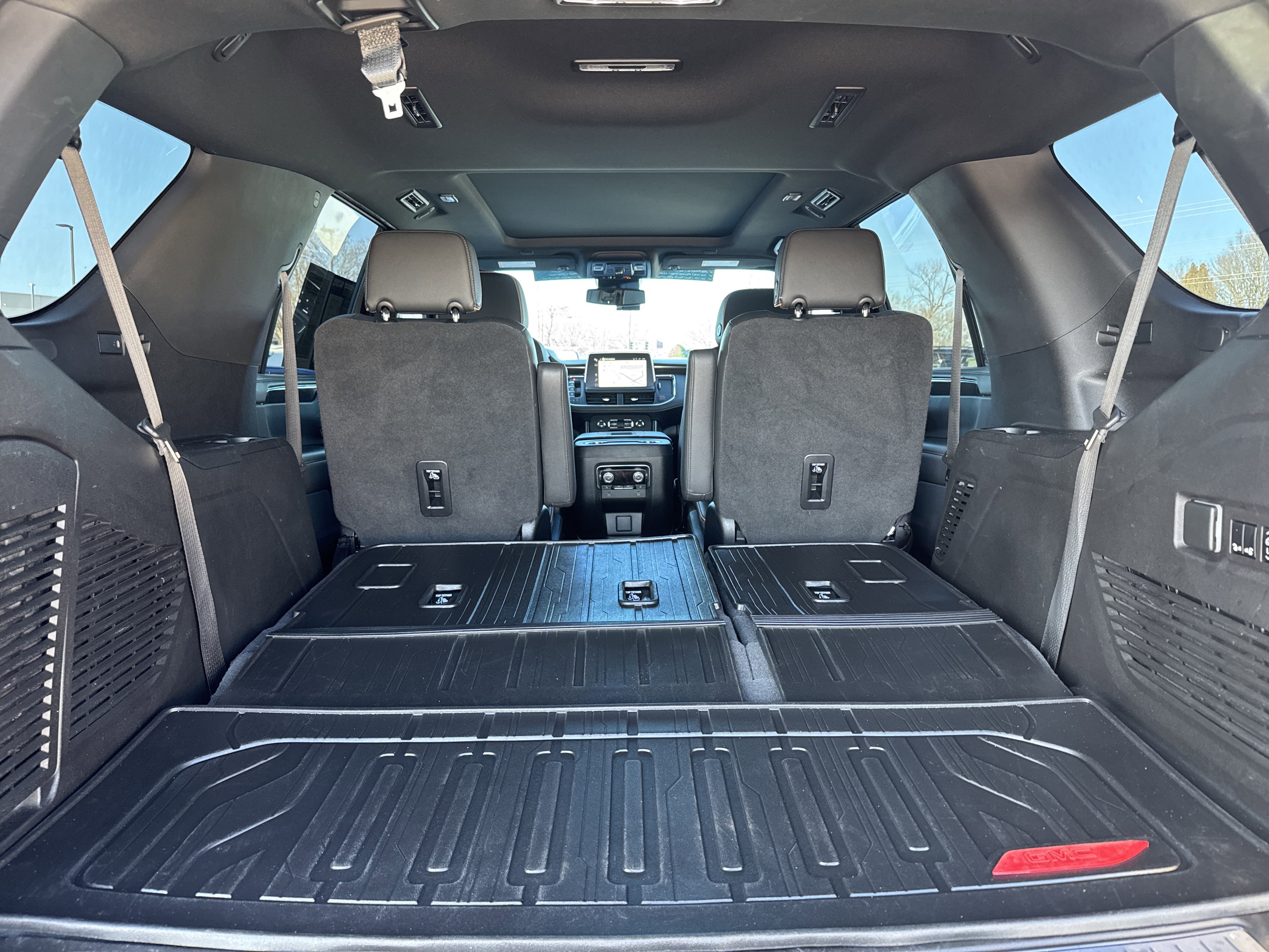 Used 2023 GMC Yukon AT4 w/ AT4 Premium Package image 37