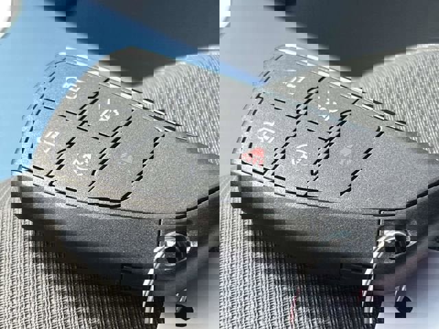 New 2025 Chevrolet Equinox EV LT image 32