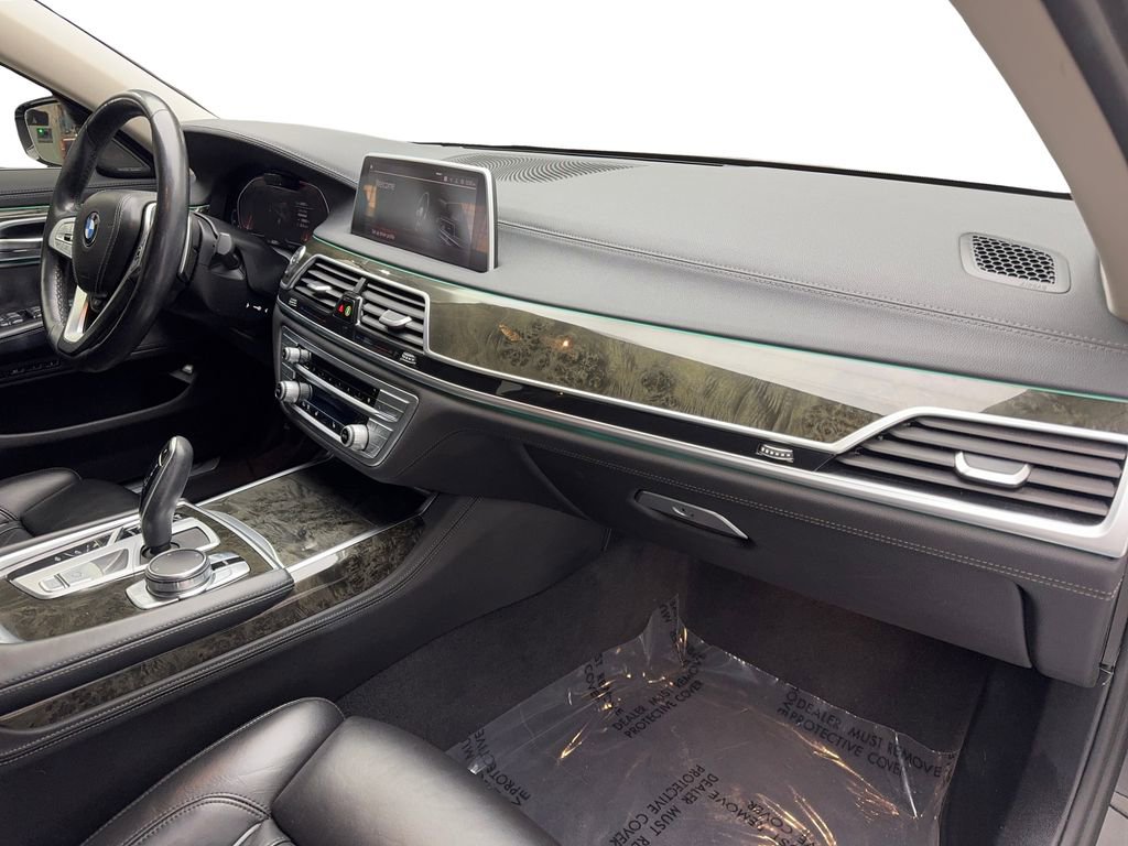 Used 2022 BMW 740i RWD image 52